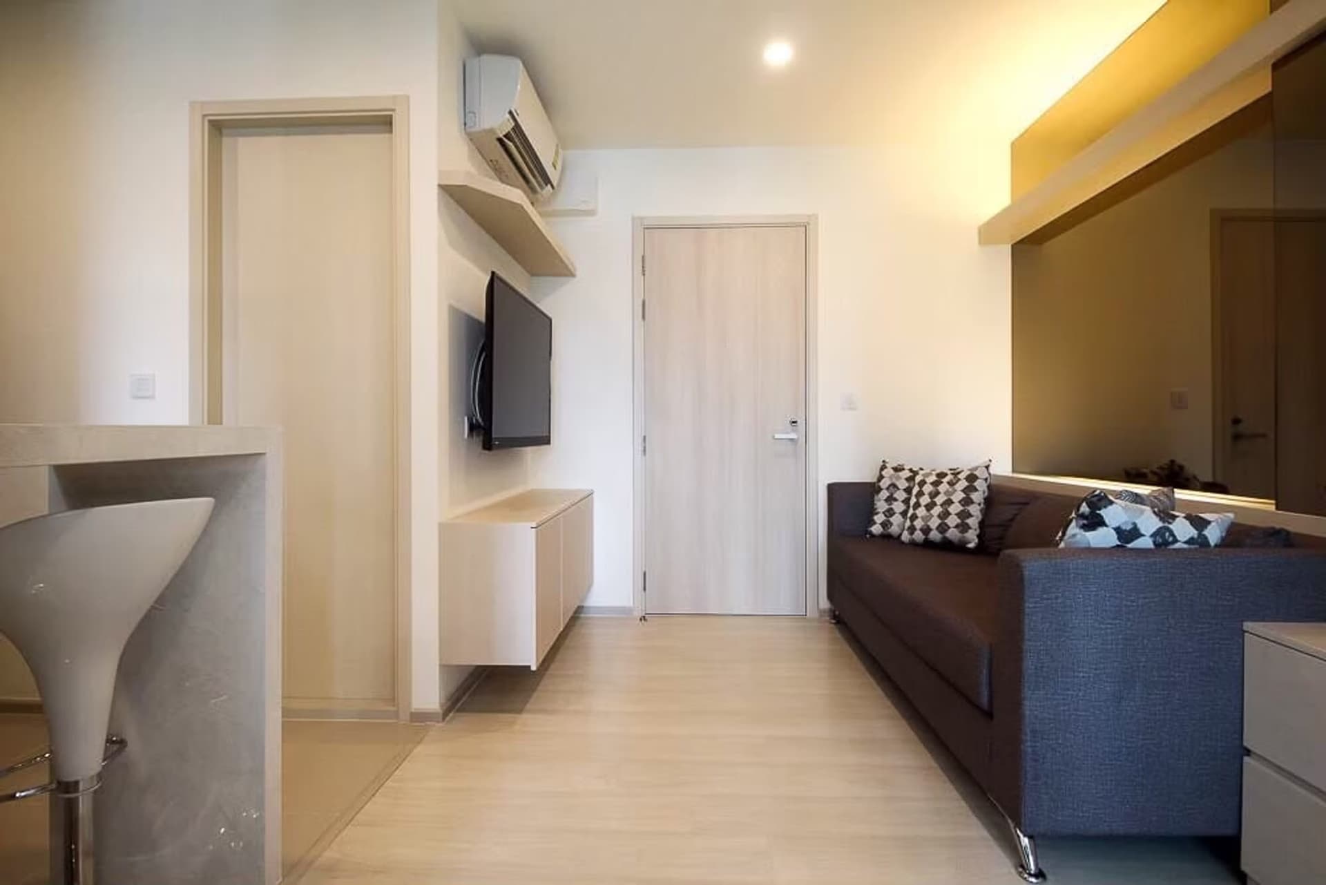 Condo for Rent at Life Asoke - Image 2