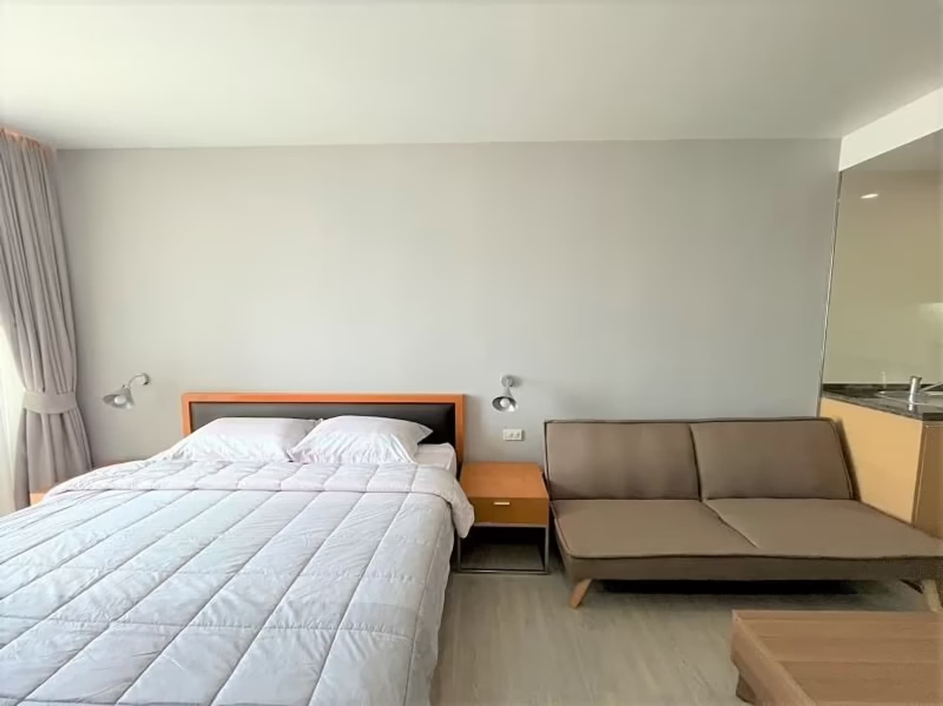 Studio for Rent in Yan Nawa, Sathon - Image 3