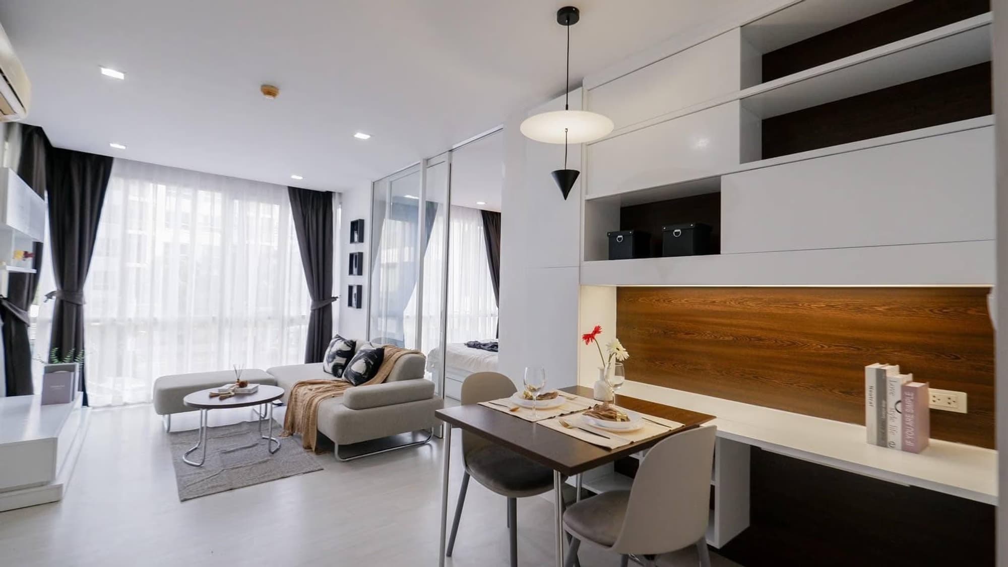 1 Bed Condo for Sale in Phra Khanong - Image 1