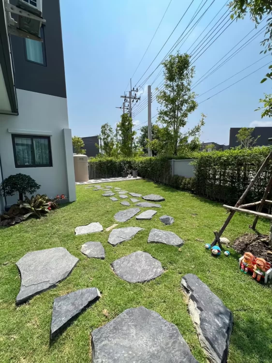 - Image 19