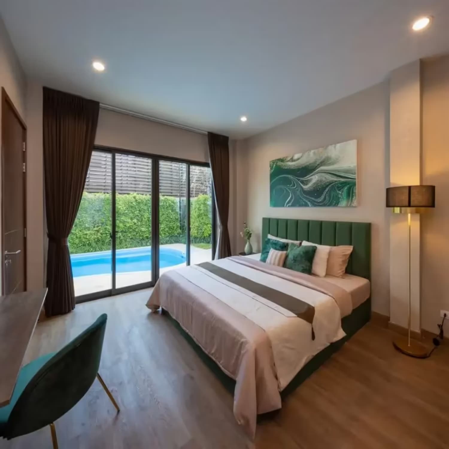 5 Bedroom House - Image 2