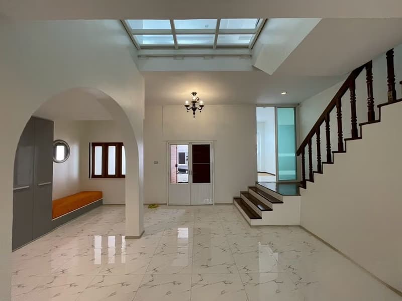 3 Bed Townhouse for Rent in Watthana
