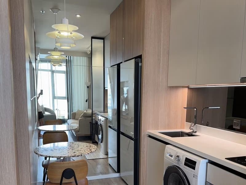 1 Bedroom Condo
