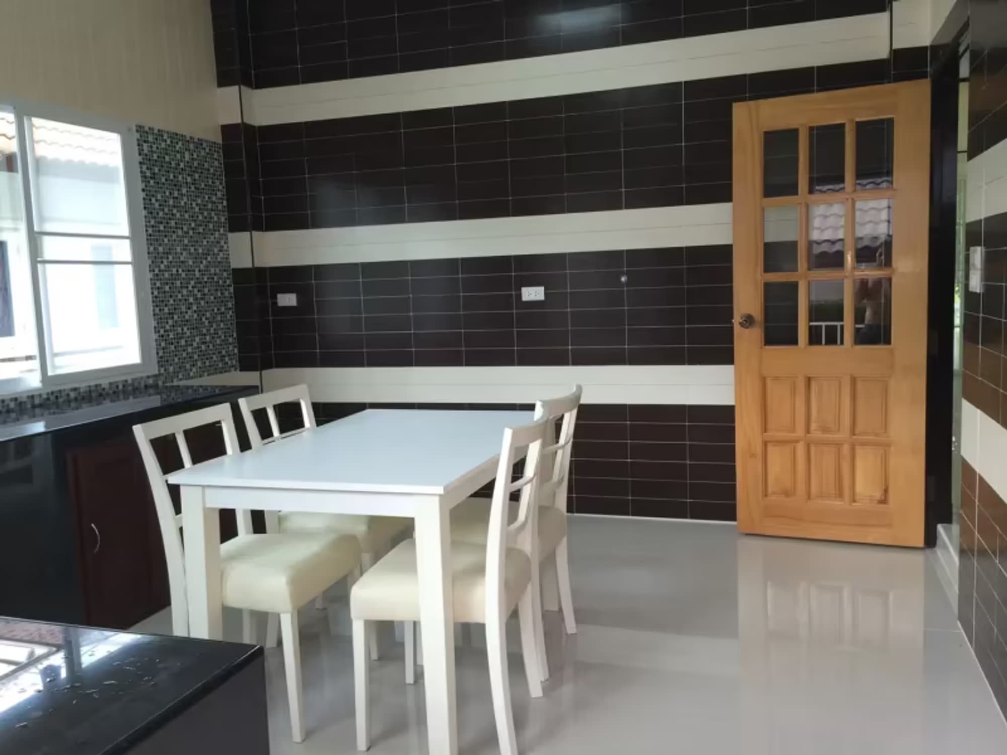 3 Bedroom House - Image 7