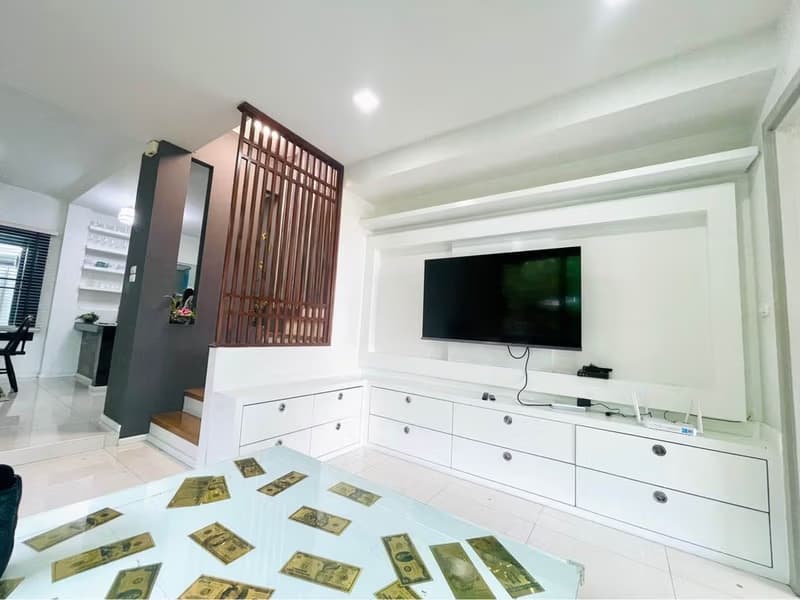 3 Bed Townhouse for Rent in Hang Dong