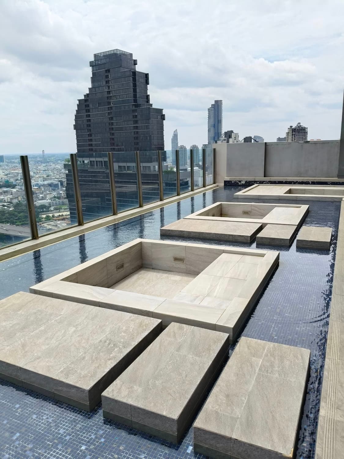 2 Bed condo for Rent and Sale  near undefined - Image 8