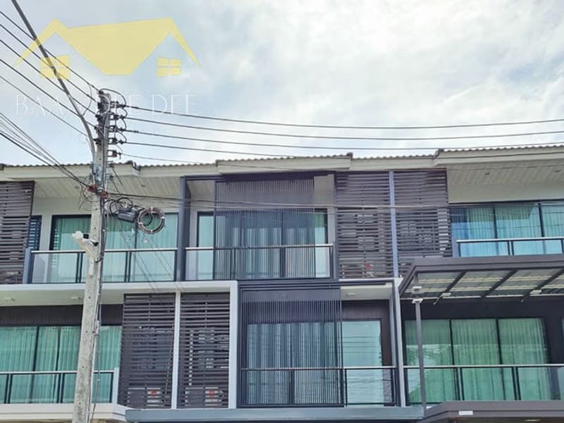 4 Bed Townhouse for Rent in Mueang Chiang Mai