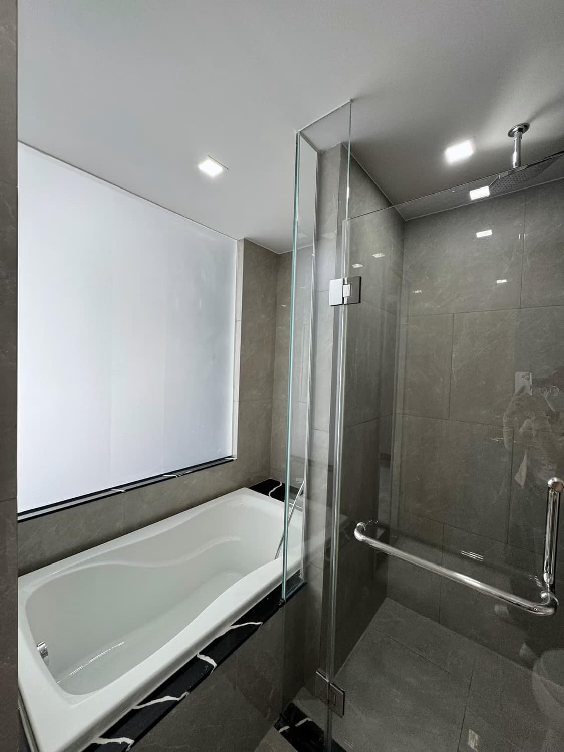 4 ห้องนอน Condo สำหรับ จำหน่าย ใกล้ Phra Ram 9 MRT - Image 9