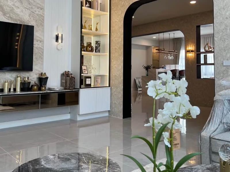 5 Bed House for Rent and Sale in Bang Phli District
