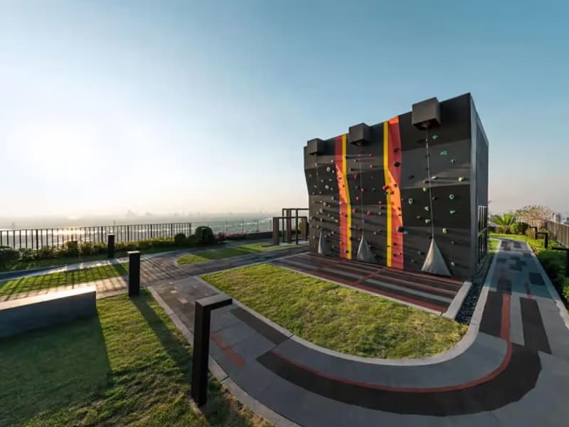 1 Bedroom Condo