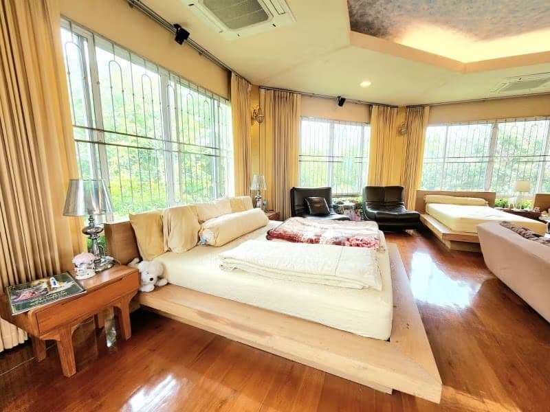 5 Bed House for Rent in Hang Dong District