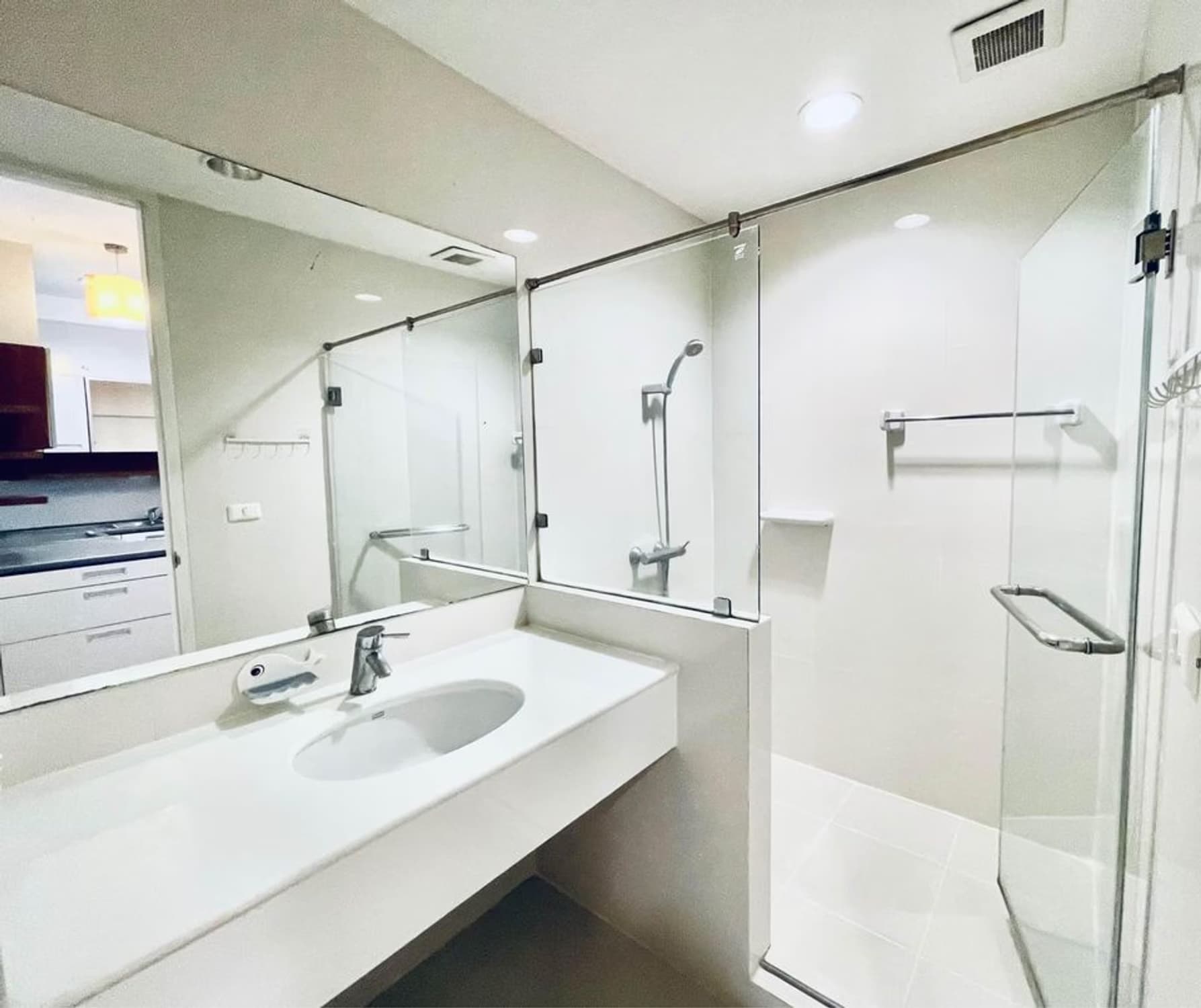 2 Bed Condo for Rent  Near Thailand Cultural Centre MRT - Image 15