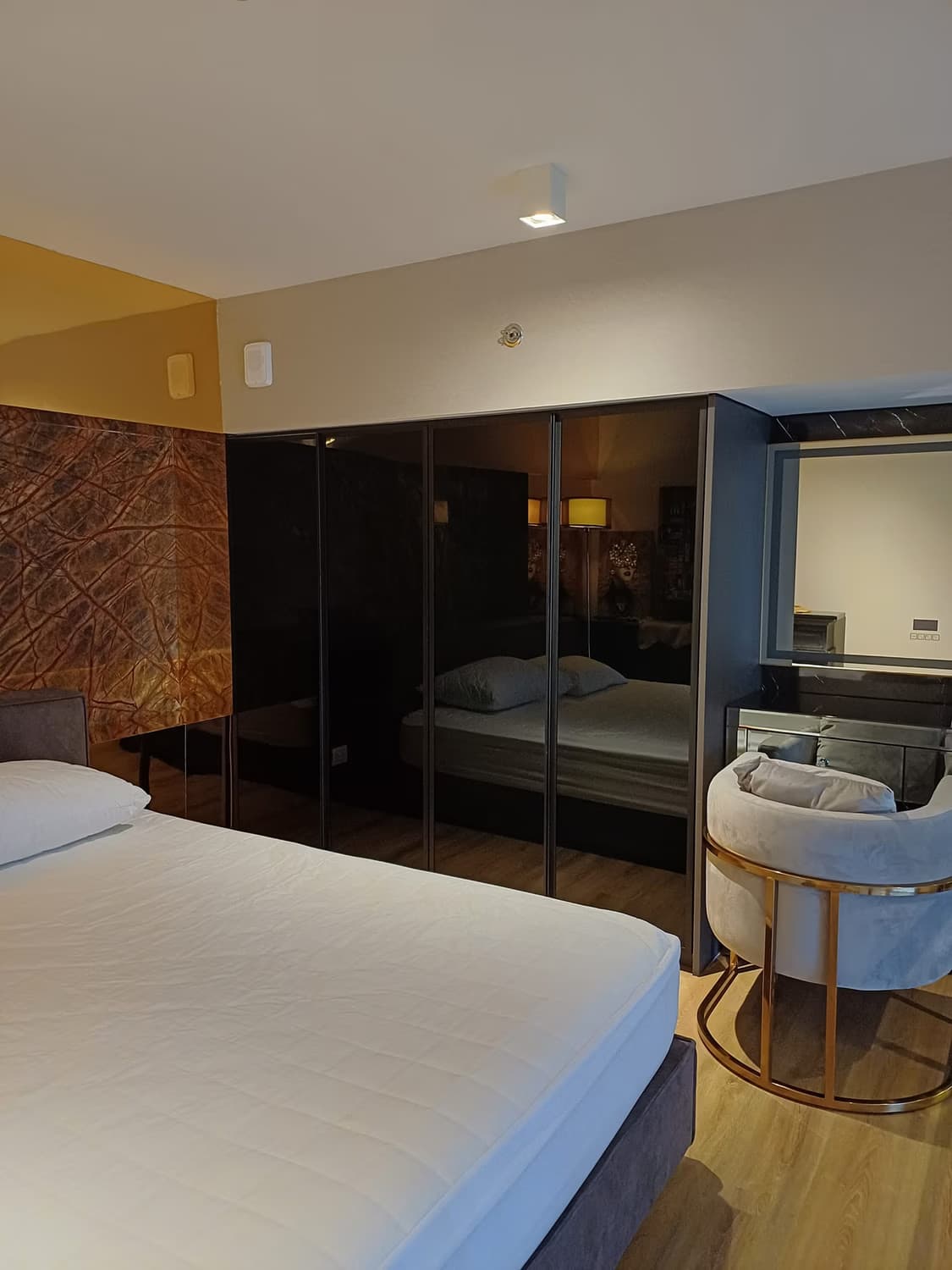 Condo for Rent at The Lofts Silom - Image 9
