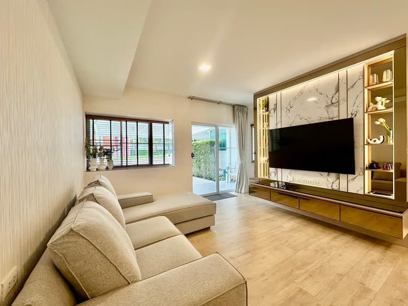 3 Bed Townhouse for Rent in Prawet