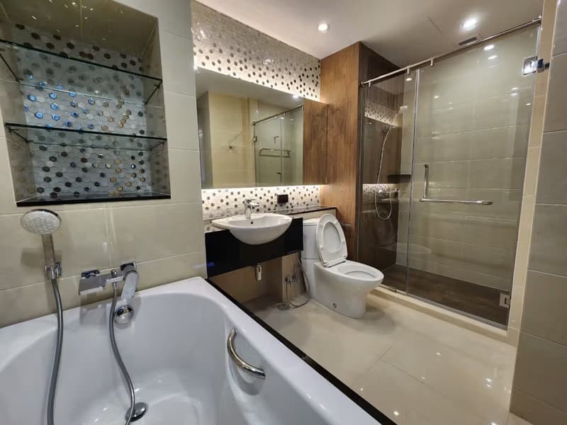 4 Bed Condo for Rent in Khlong Toei