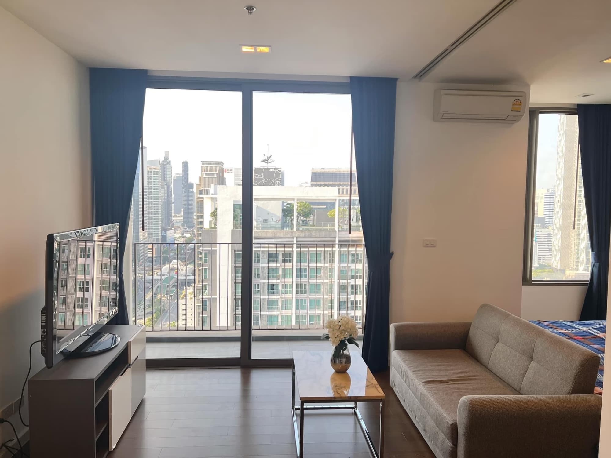 1 Bed Condo for Rent and Sale in Sathon - Image 4