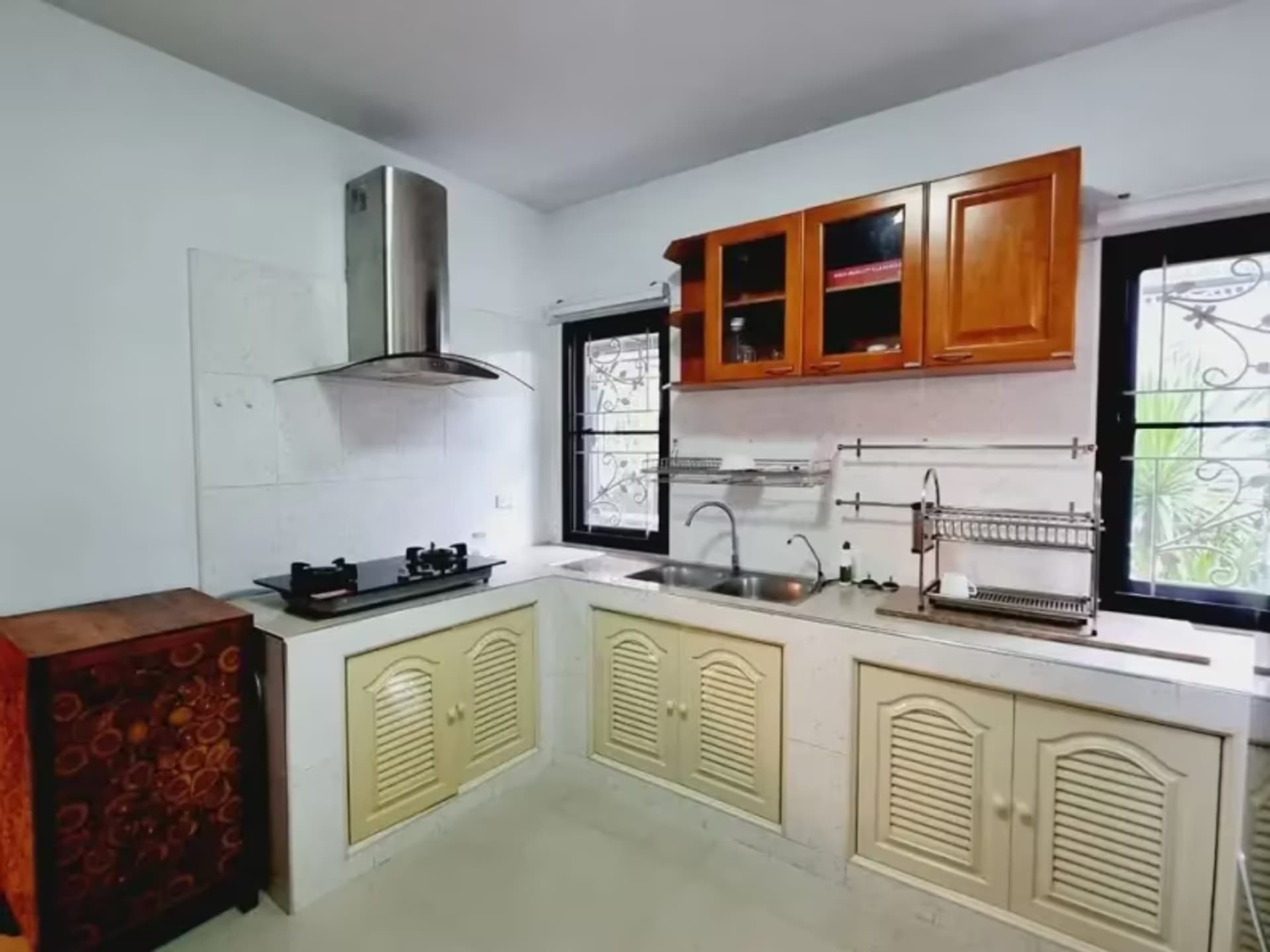 5 Bedroom House - Image 25