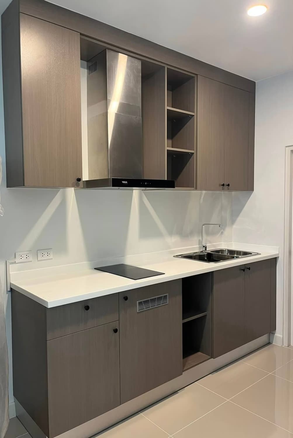 3 Bed House for Rent and Sale in Bang Phli - Image 4
