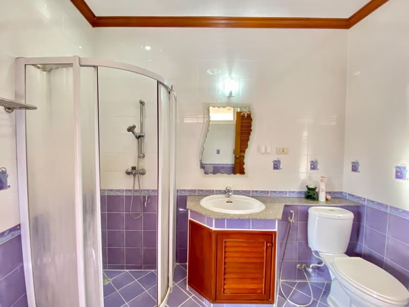5 Bed House for Rent in Mueang Chiang Mai District