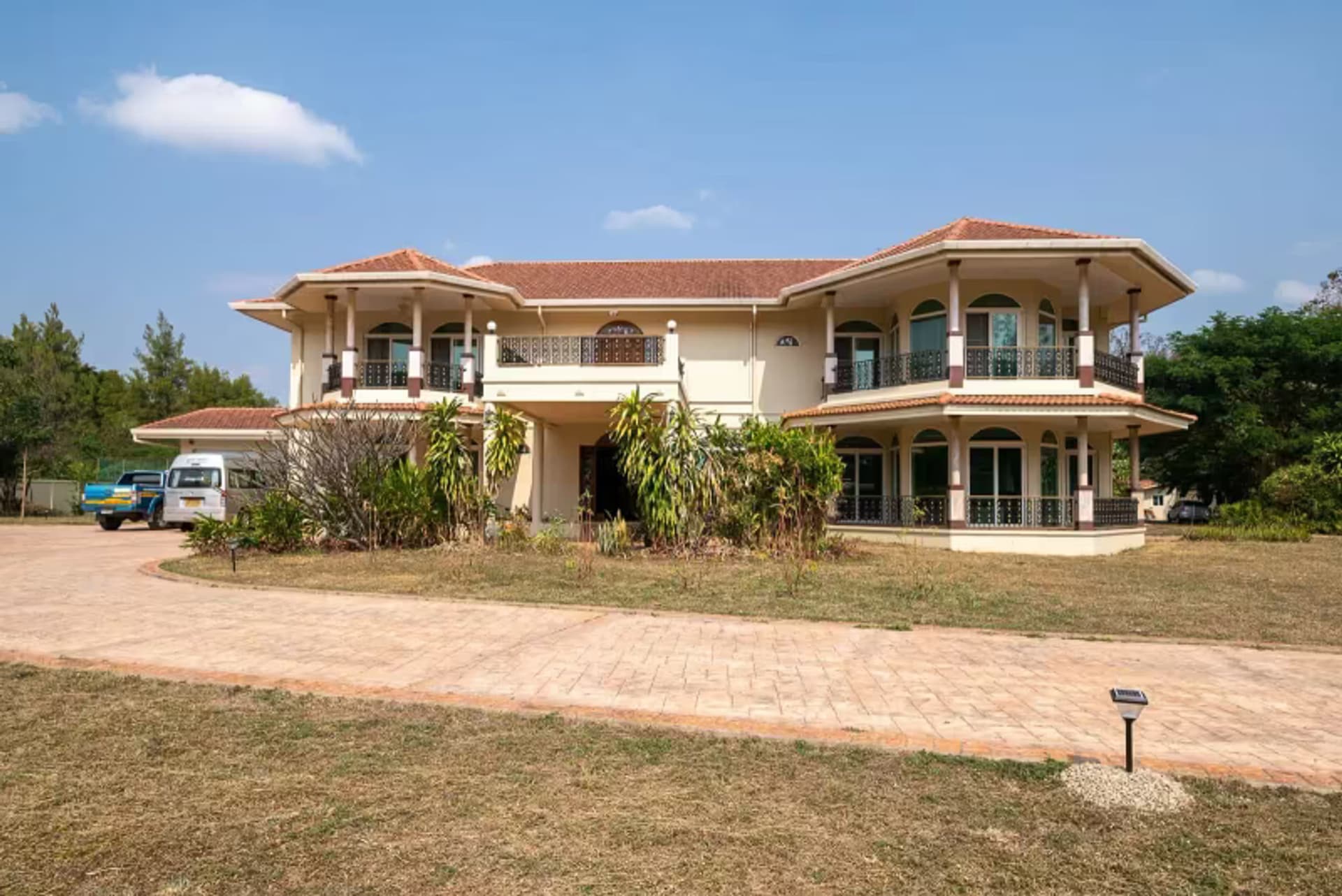 5 Bedroom House - Image 1