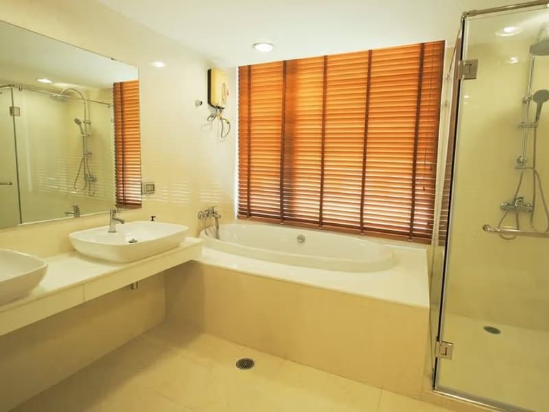 4 Bed Condo for Rent in Khlong San