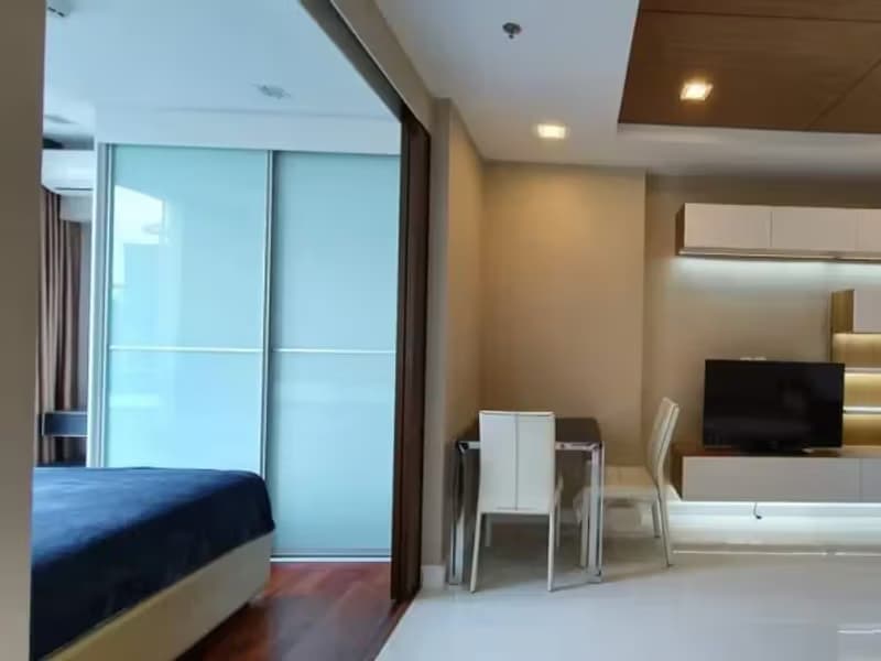 1 Bedroom Condo