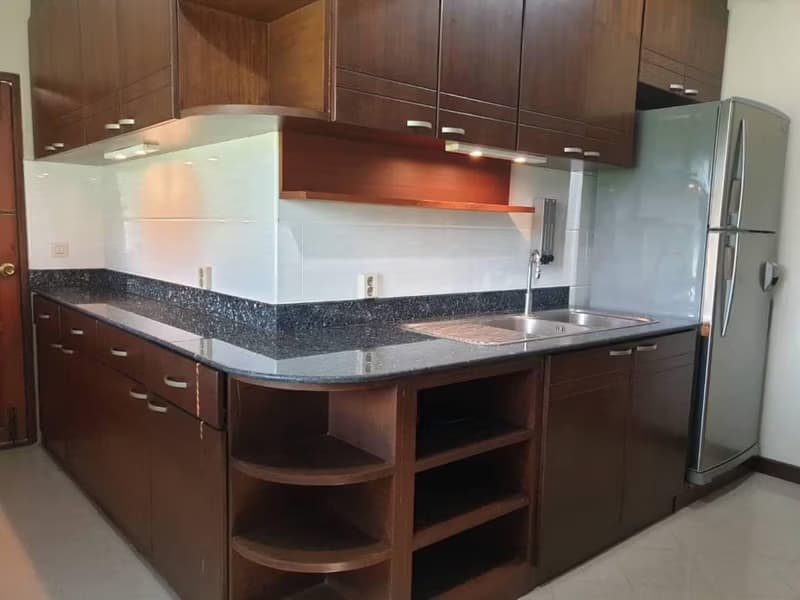 10 Bed House for Rent and Sale in San Sai