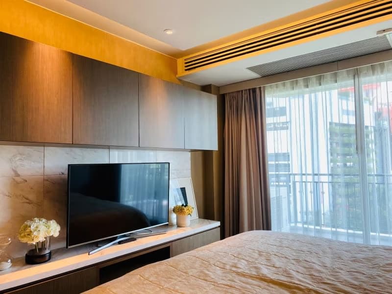 3 Bed Condo for Rent in Khlong Toei