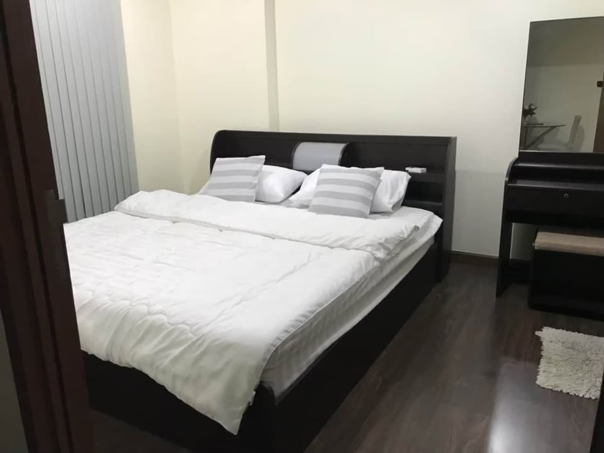1 ห้องนอน คอนโด สำหรับ จำหน่าย ใน Bang Rak - Image 2