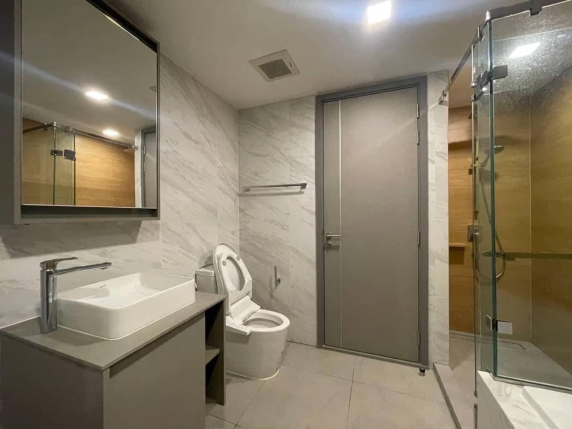 1 Bed Condo for Rent and Sale  Near Ekkamai BTS - Image 10