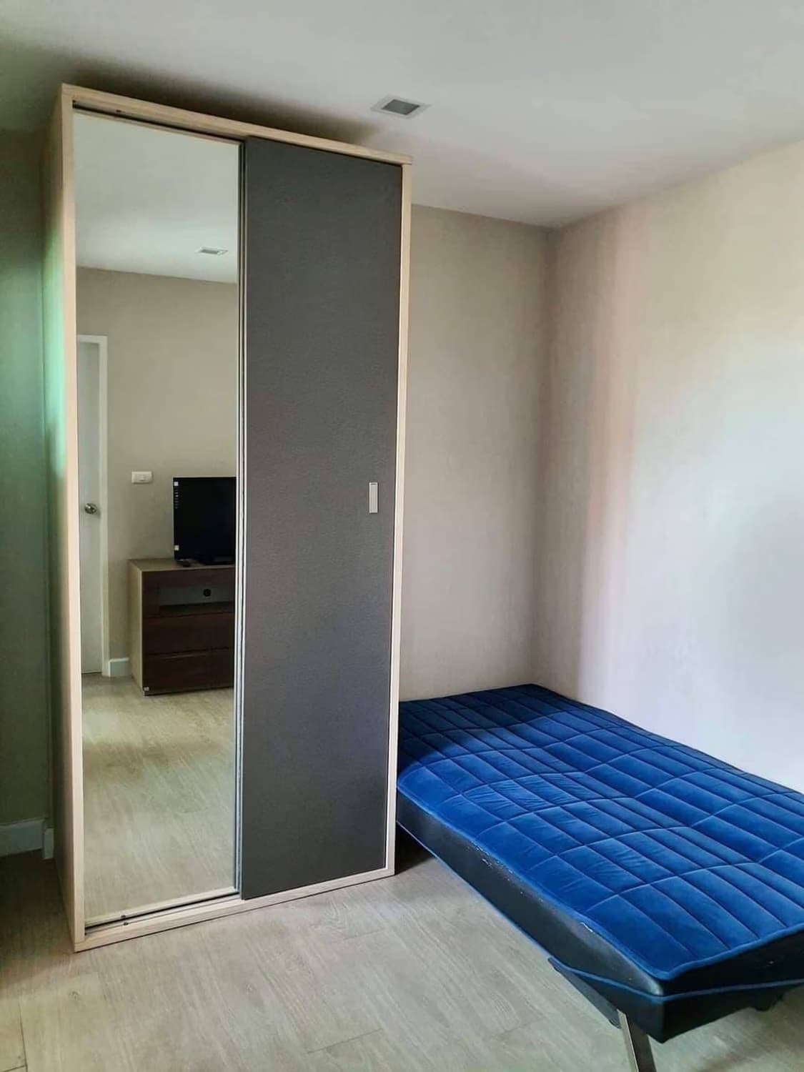 1 Bed Condo for Sale in Din Daeng - Image 5