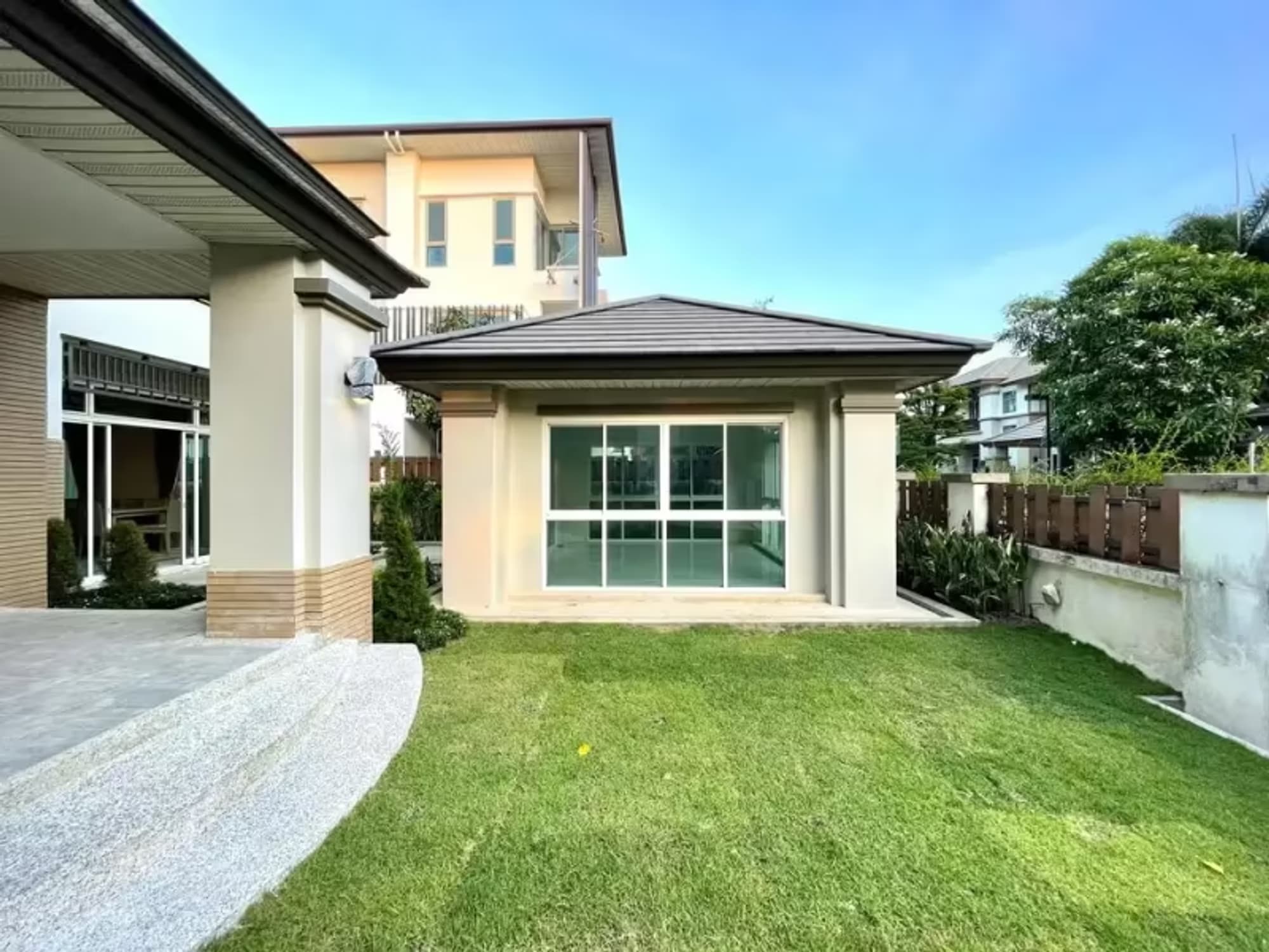 5 Bedroom House - Image 15