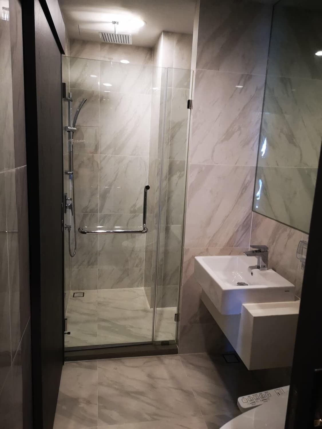 1 Bed Condo for Rent and Sale in Ratchathewi - Image 4