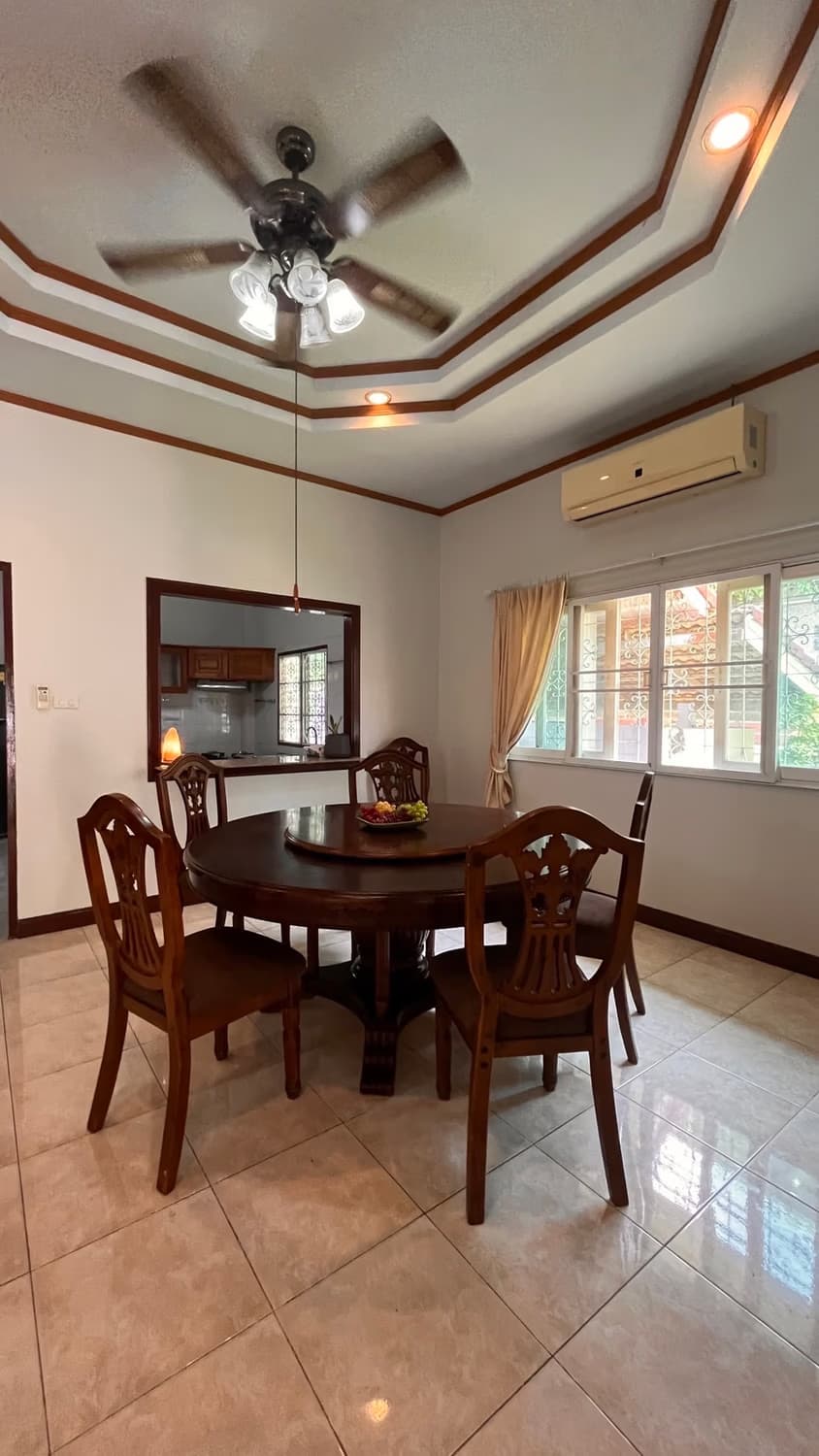4 Bed House for Rent in San Kamphaeng - Image 7