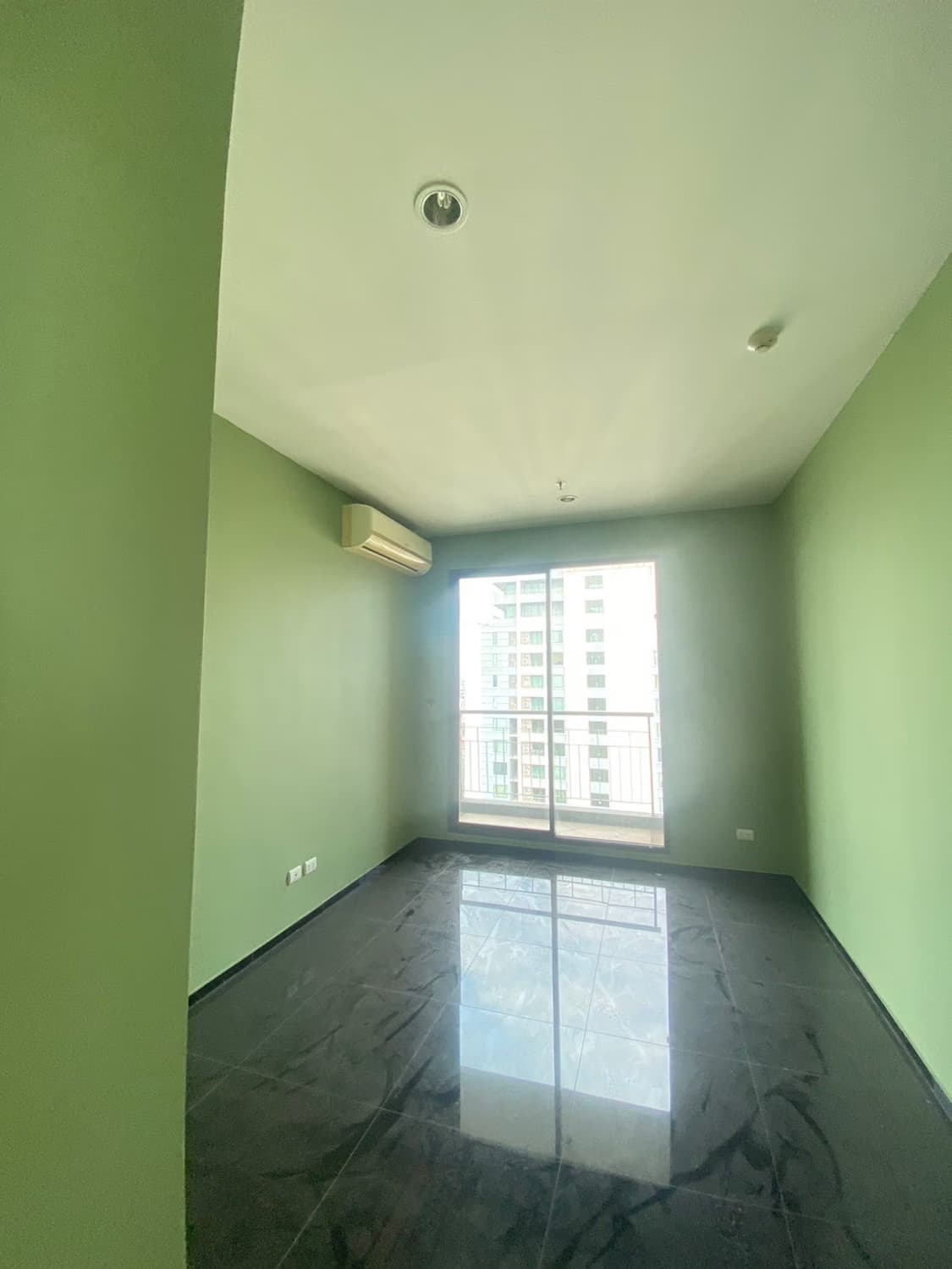 5 Bedroom Condo - Image 6