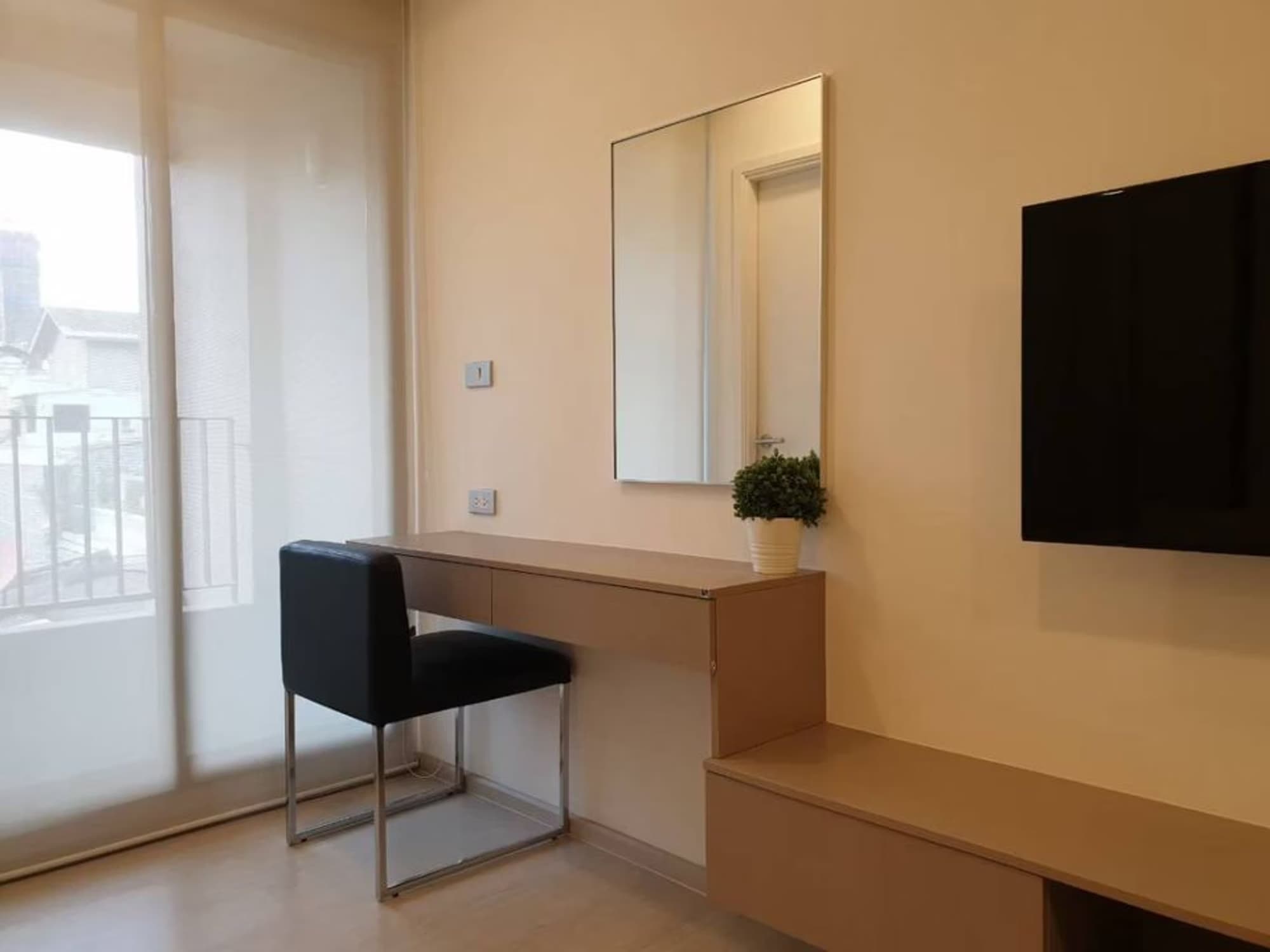 1 ห้องนอน Condo สำหรับ จำหน่าย ใน คลองเตย - Image 4