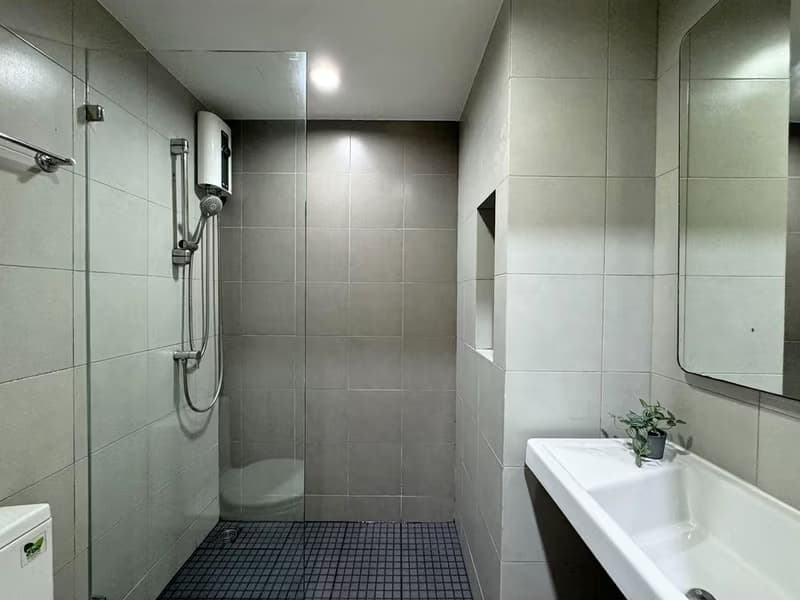 Studio Condo for Sale in Phra Khanong