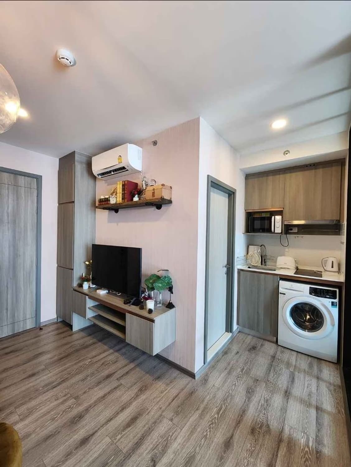 2 ห้องนอน Condo สำหรับ ขายและจำหน่าย ใกล้ Bearing BTS - Image 3