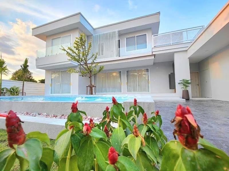 6 Bed House for Sale in San Kamphaeng District
