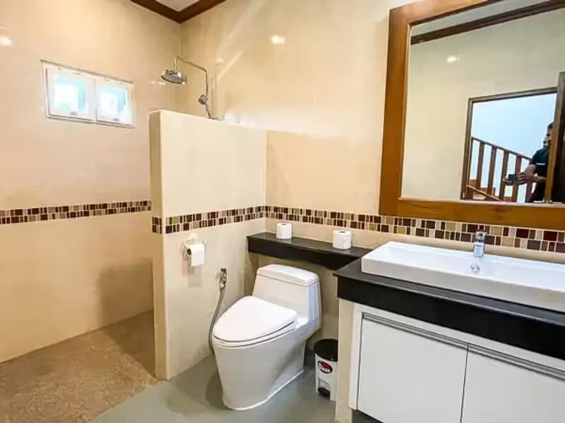 5 Bedroom House