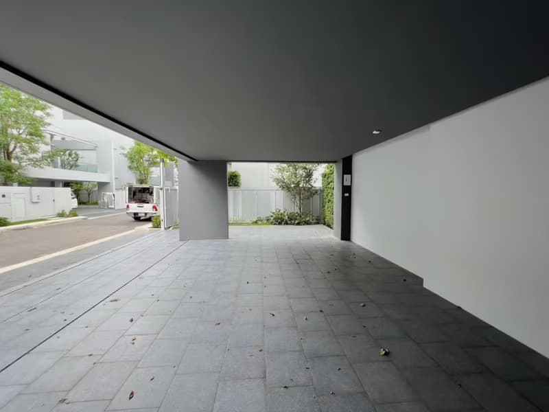 4 Bed House for Sale in Saphan Sung