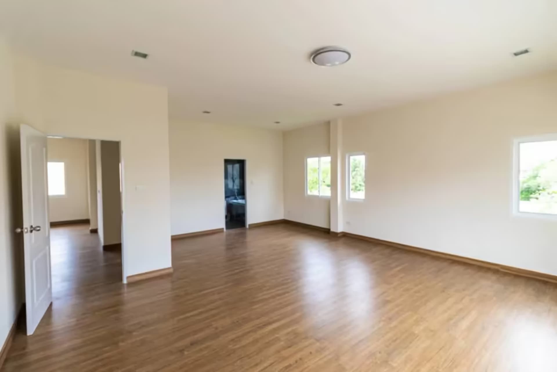 4 Bedroom House - Image 9