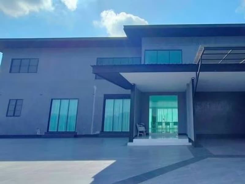 10 Bed House for Rent and Sale in Mae Rim