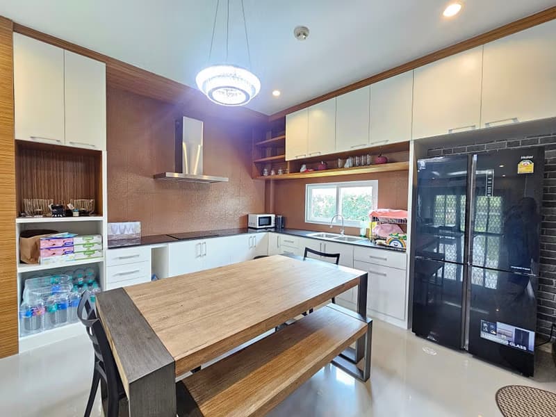 4 Bed House for Rent and Sale in Hang Dong