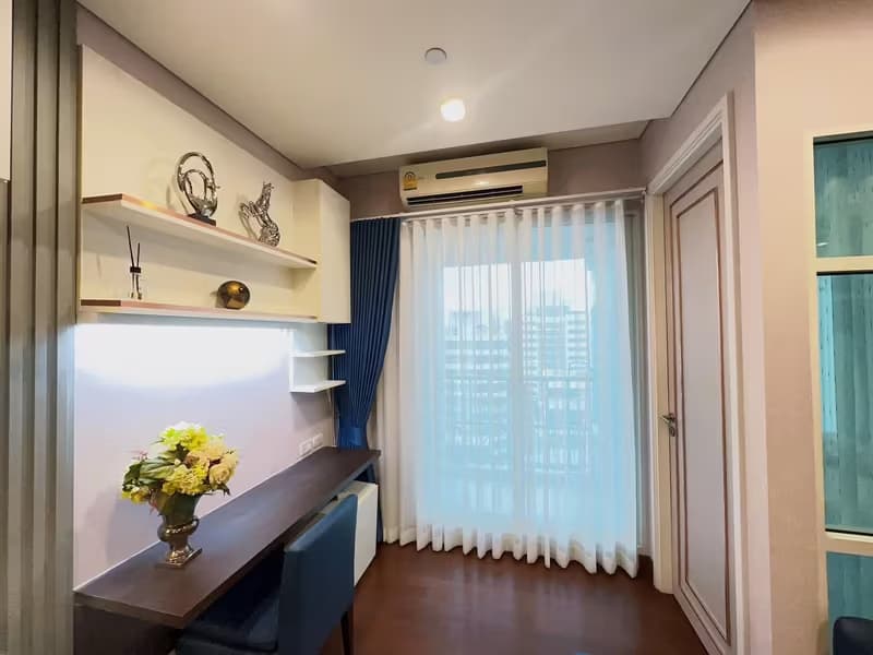 1 Bedroom Condo