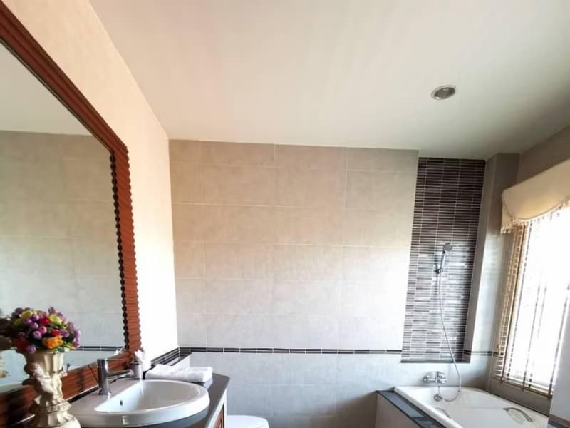 5 Bed House for Rent and Sale in San Sai