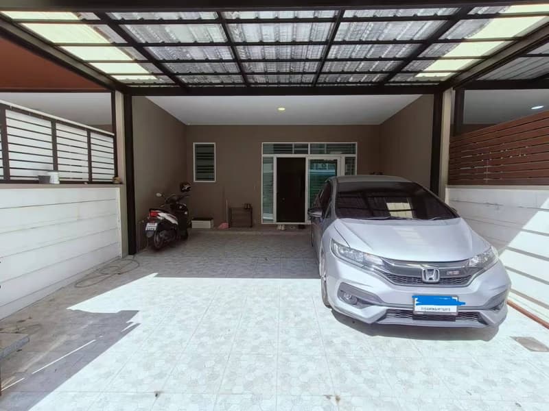3 Bed Townhouse for Sale in Bang Phli