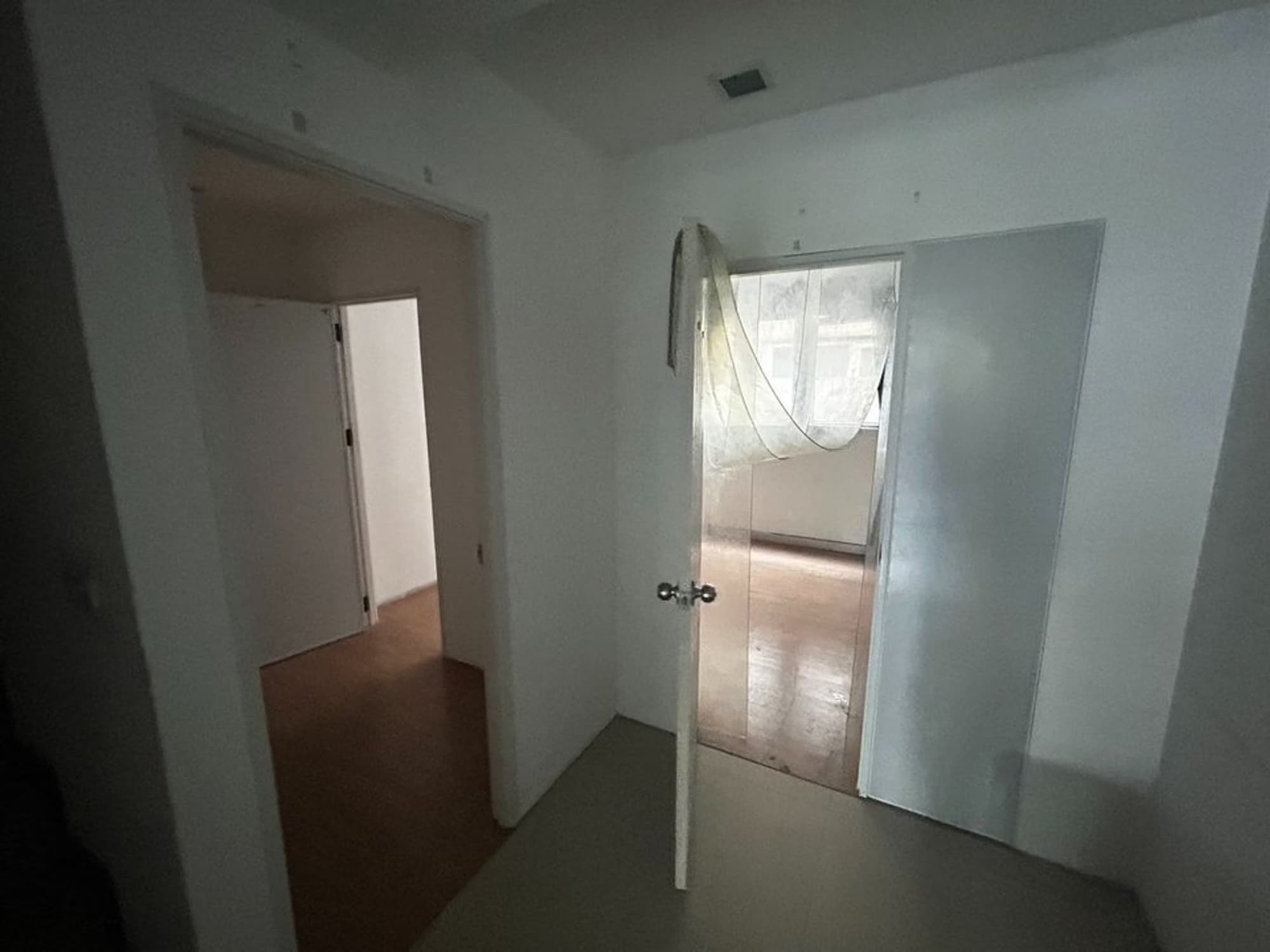 Commercial for Rent in Huai Khwang  - Image 4