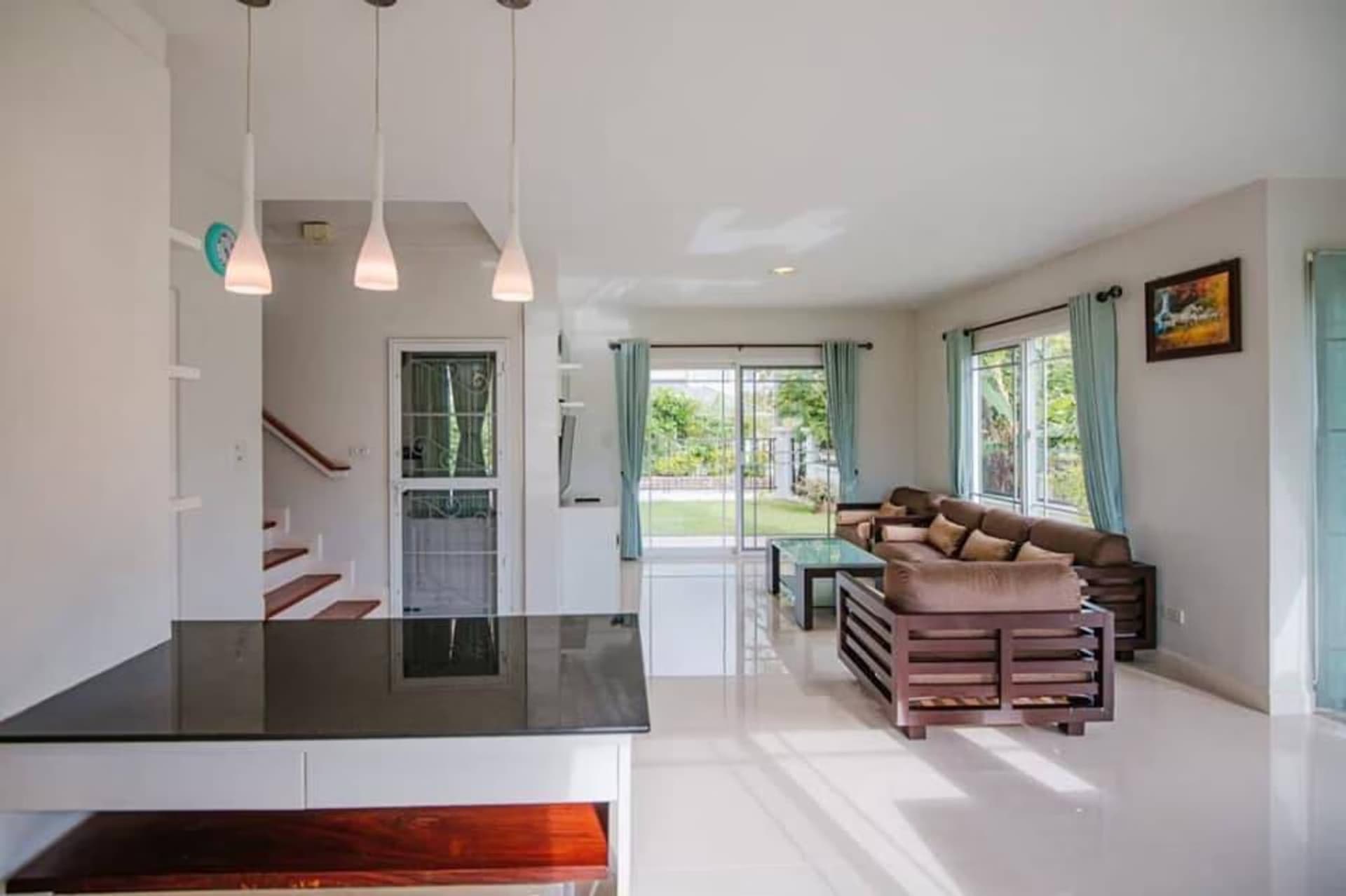 Pool villa house for rent in a frame - Image 4
