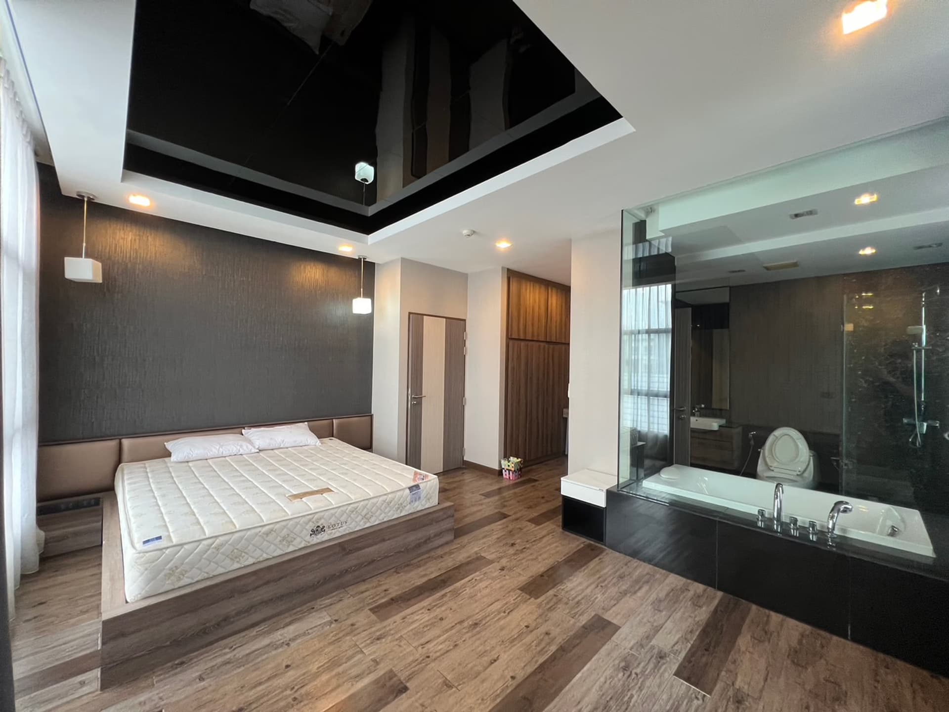 2 Bed Condo for Rent in Mueang Chiang Mai - Image 2